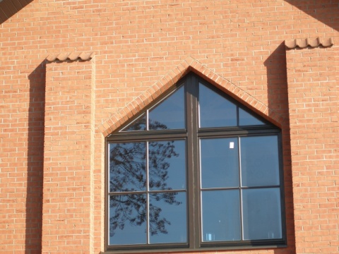 Γνήσια τριγωνική γέφυρα από τούβλα