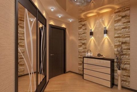 Destacamos los accesorios de iluminación y la combinación de materiales.