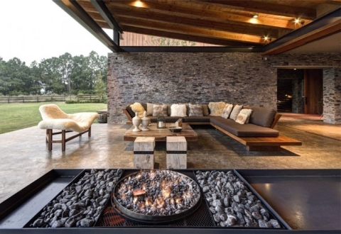 Tiling the walls of the terrace Tiling the walls of the terrace