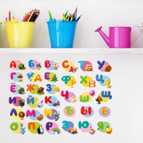 Buchstaben lernen mit Vinyl-Aufklebern