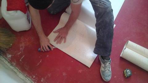 Fondos de pantalla de vinilo: cómo pegarse correctamente