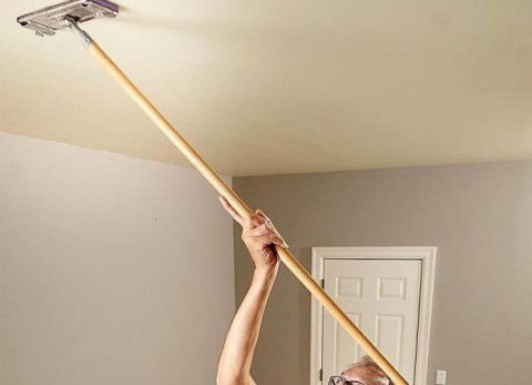 Limpeza de teto molhado.