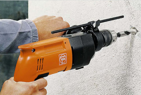 اصنع حفرة في الحائط