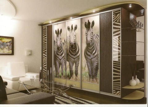 Pellicola autoadesiva all'interno della stanza