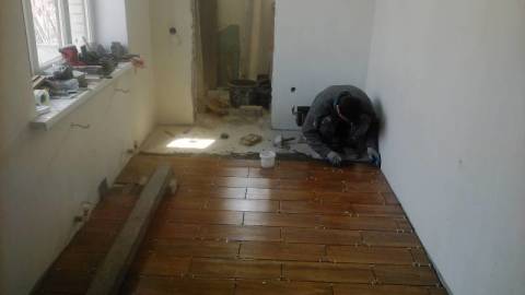 Yerde karo nasıl döşenir: ipuçları