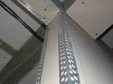 Reforço do canto externo da divisória drywall