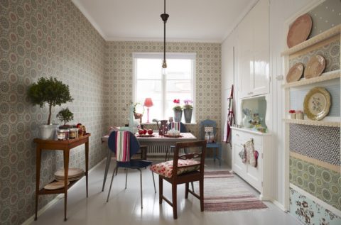 Foto der Vlies-Tapete mit einem feinen Muster Foto der Vlies-Tapete mit einem feinen Muster