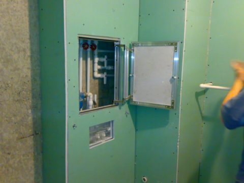 Суха стена в банята