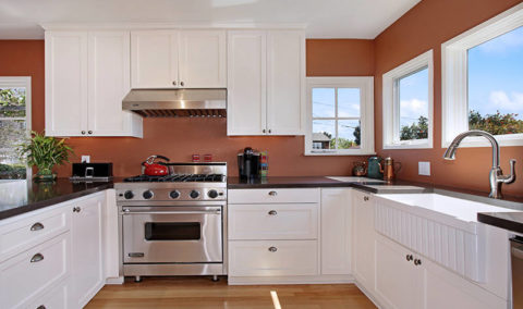 Dunkler Tapetenschatten reduziert den Platzbedarf Dunkler Tapetenschatten reduziert den Platzbedarf