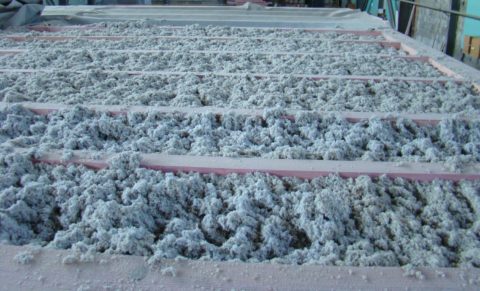 Kirişler arasında toplu yalıtım