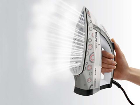 Το σίδερο με ένα ατμόπλοιο θα σας βοηθήσει να απαλλαγείτε από την βαρετή ταπετσαρία