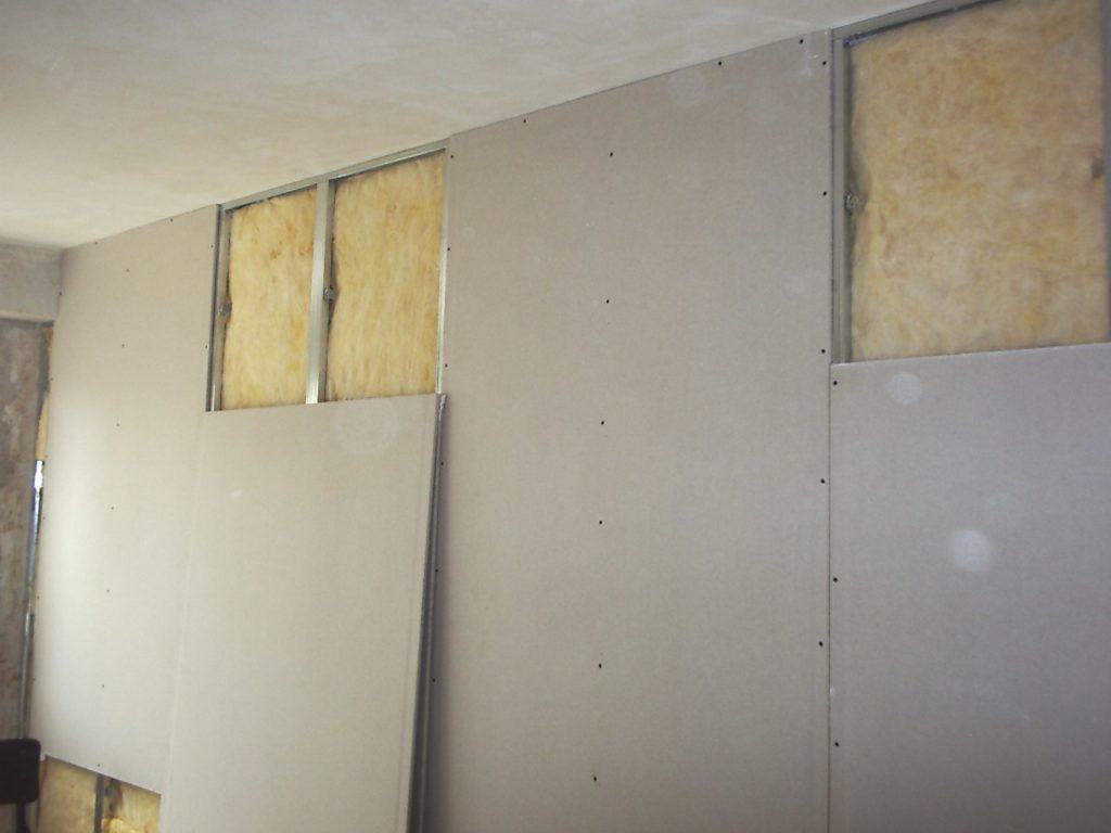 الانتهاء من الحوائط الجافة