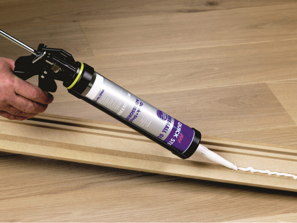 Battiscopa per controsoffitto